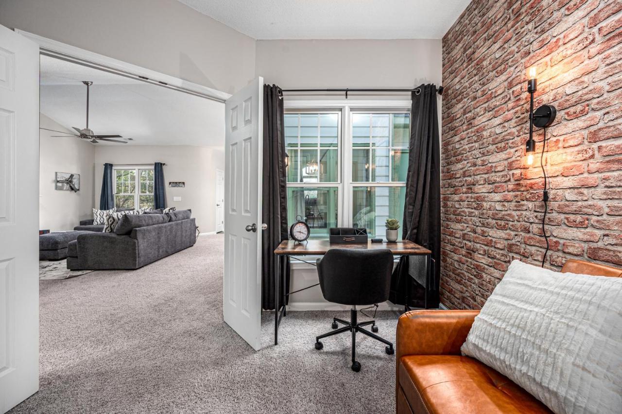 Cozy Industrial Kildaire Farms Home- Near Downtown 캐리 외부 사진