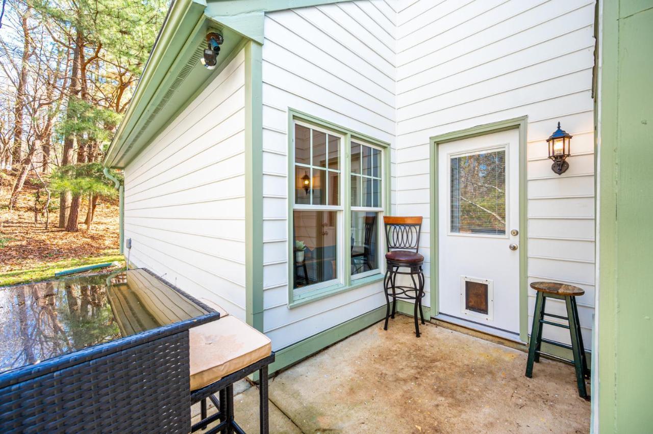 Cozy Industrial Kildaire Farms Home- Near Downtown 캐리 외부 사진