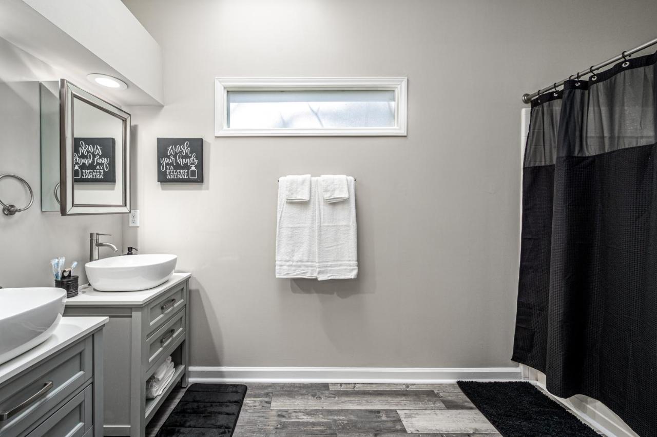 Cozy Industrial Kildaire Farms Home- Near Downtown 캐리 외부 사진