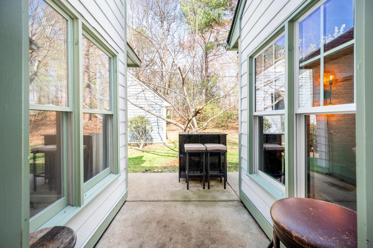 Cozy Industrial Kildaire Farms Home- Near Downtown 캐리 외부 사진
